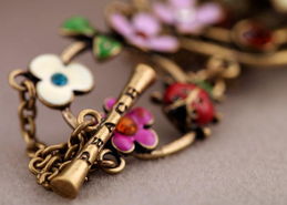 女人飾界 歐美復(fù)古手鏈批發(fā)，開(kāi)啟時(shí)尚飾品新篇章